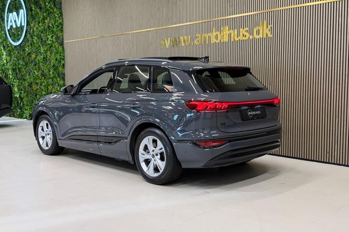 Grå Audi Q6 e-tron fra 2026