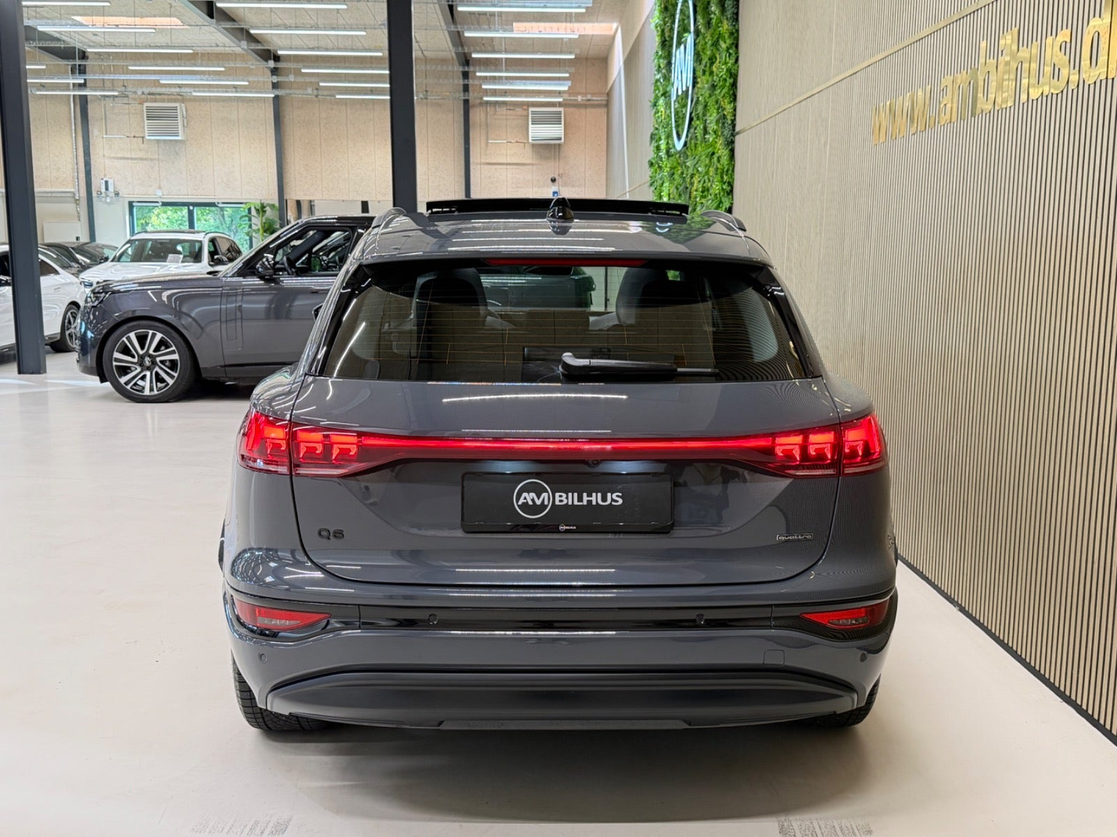 Grå Audi Q6 e-tron fra 2026