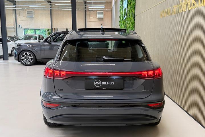 Grå Audi Q6 e-tron fra 2026