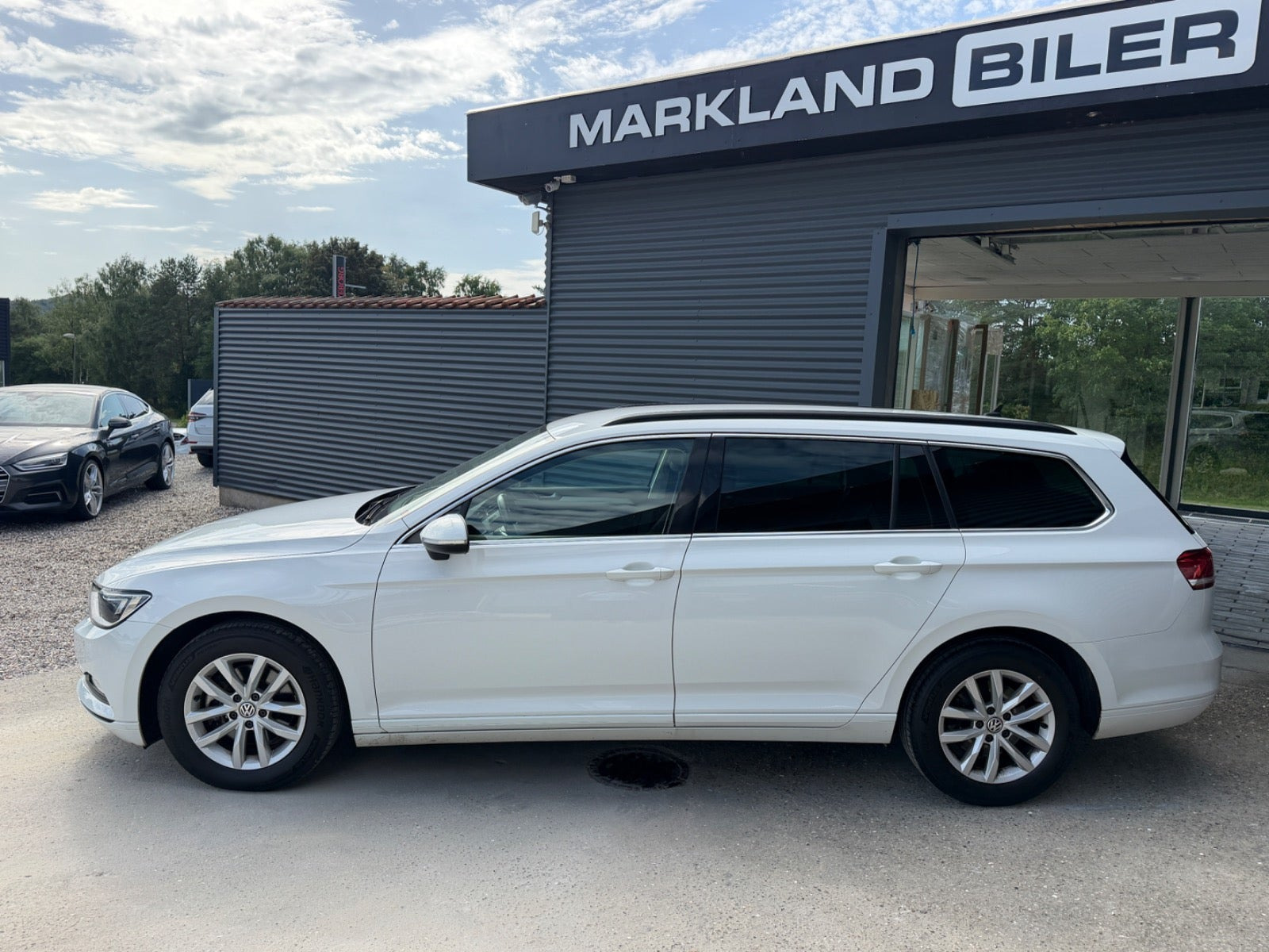 Hvid VW Passat fra 2019