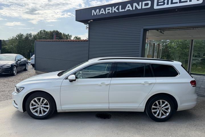Hvid VW Passat fra 2019