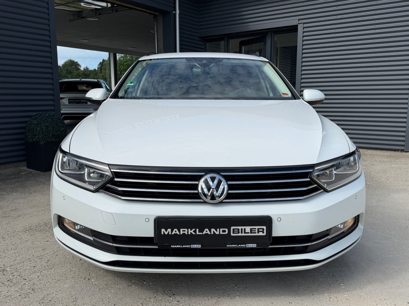 Hvid VW Passat fra 2019