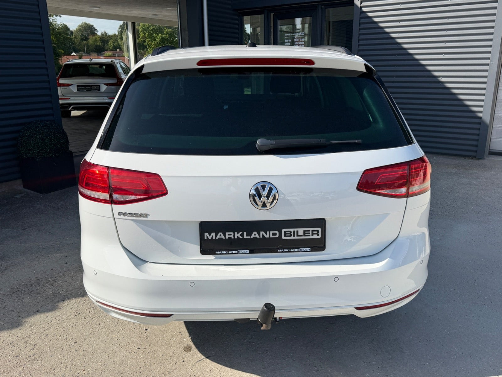 Hvid VW Passat fra 2019