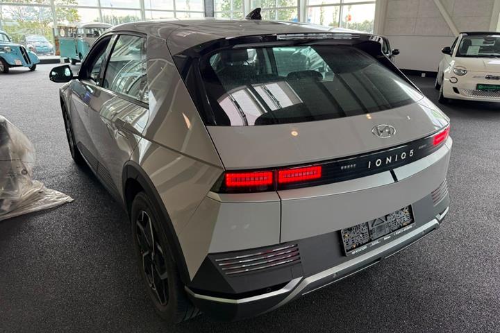 Grå Hyundai Ioniq 5 fra 2021