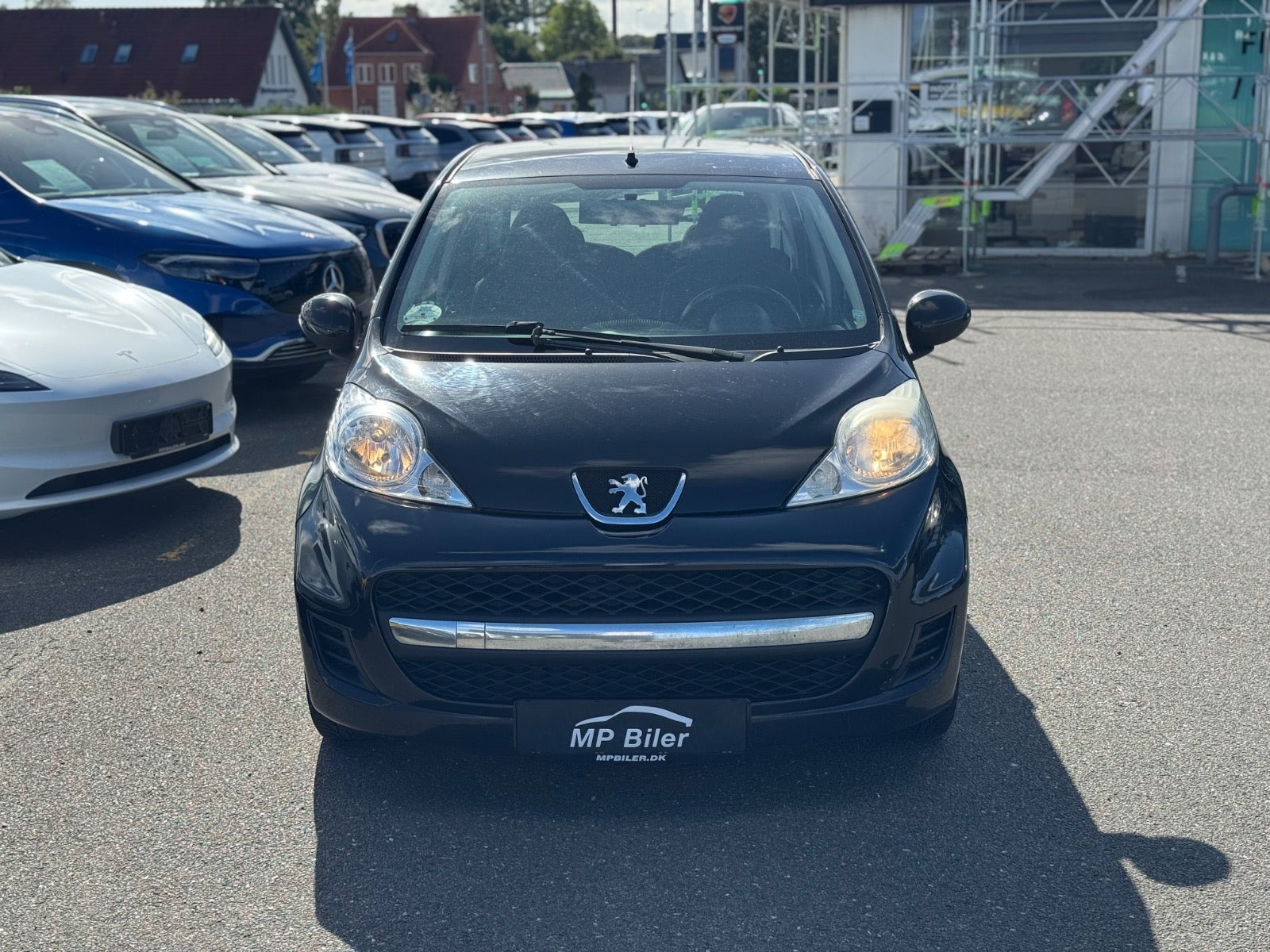 Sort Peugeot 107 fra 2009