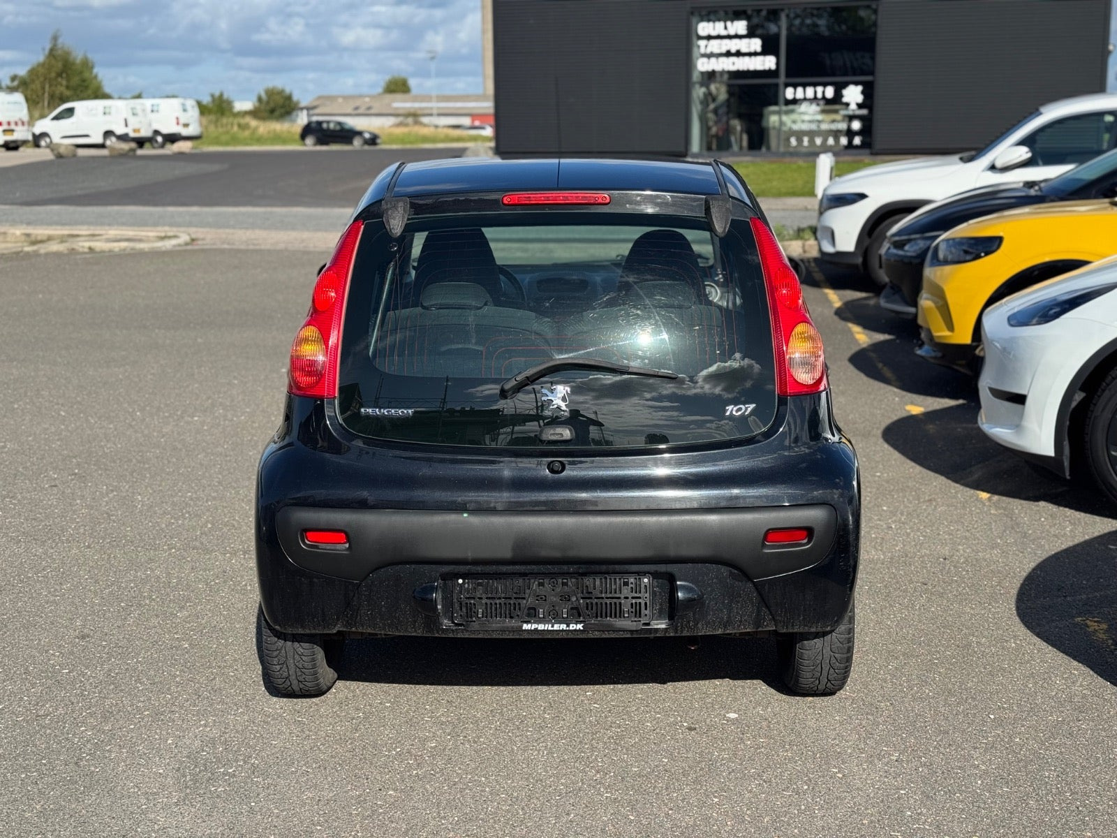 Sort Peugeot 107 fra 2009