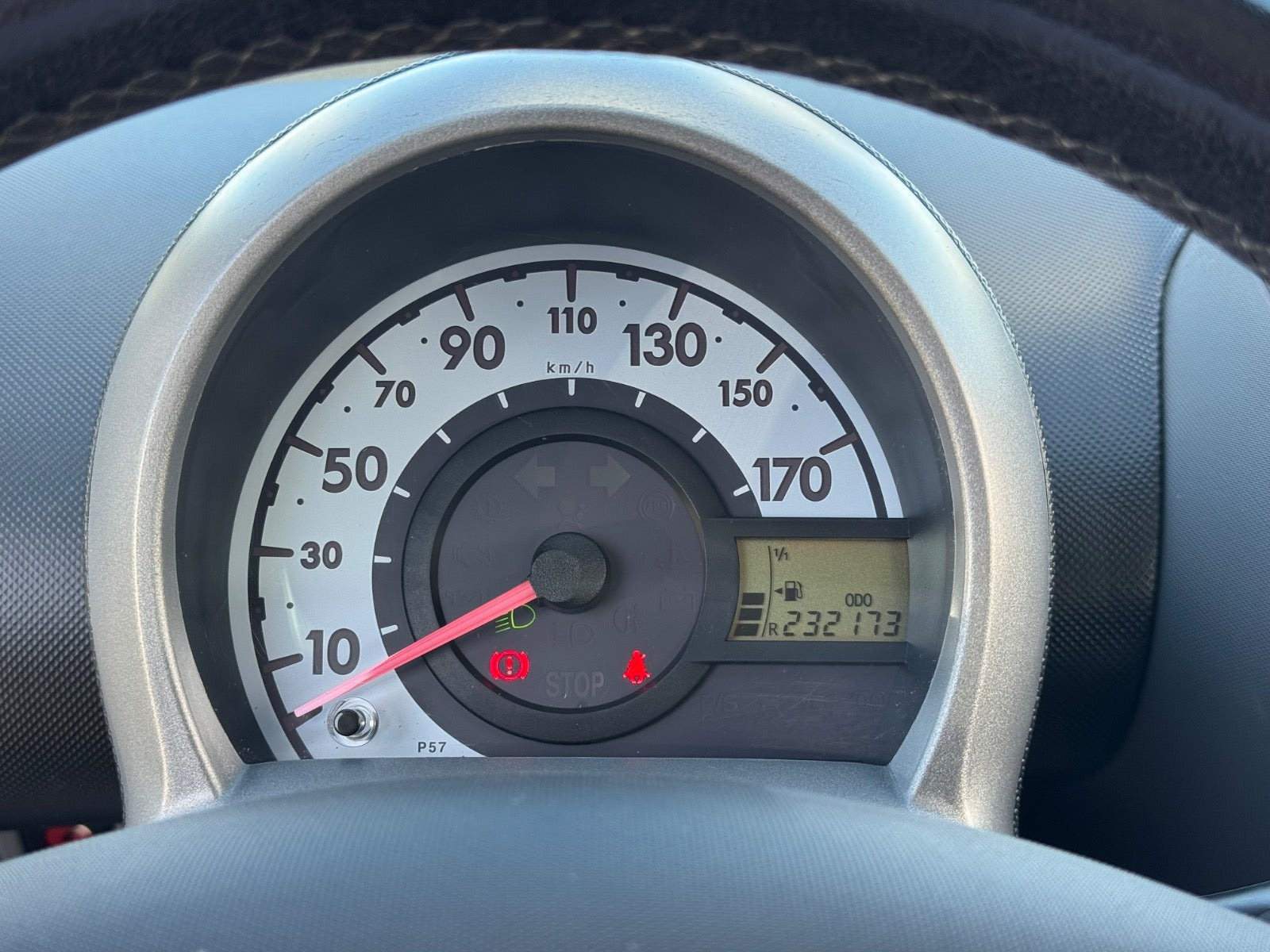 Sort Peugeot 107 fra 2009