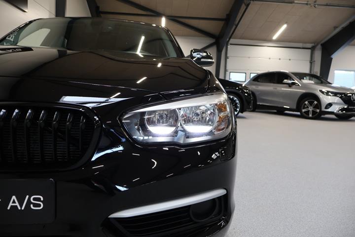 Sort BMW 118d fra 2018