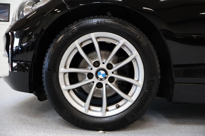 Sort BMW 118d fra 2018