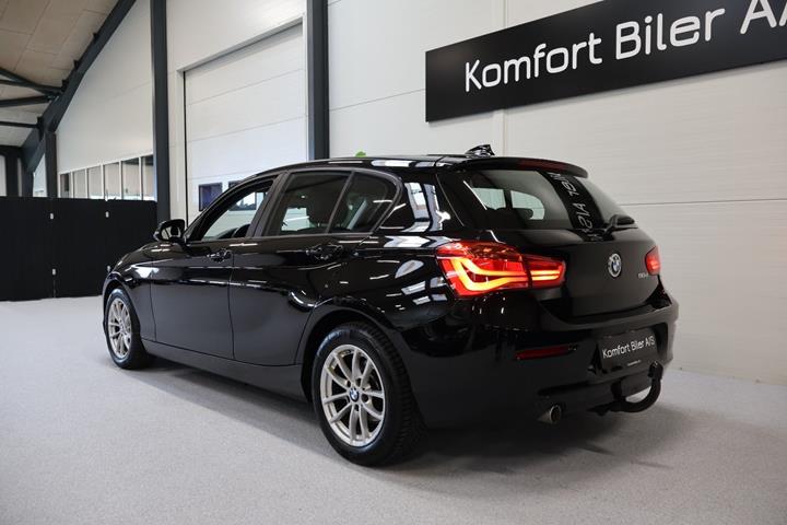 Sort BMW 118d fra 2018