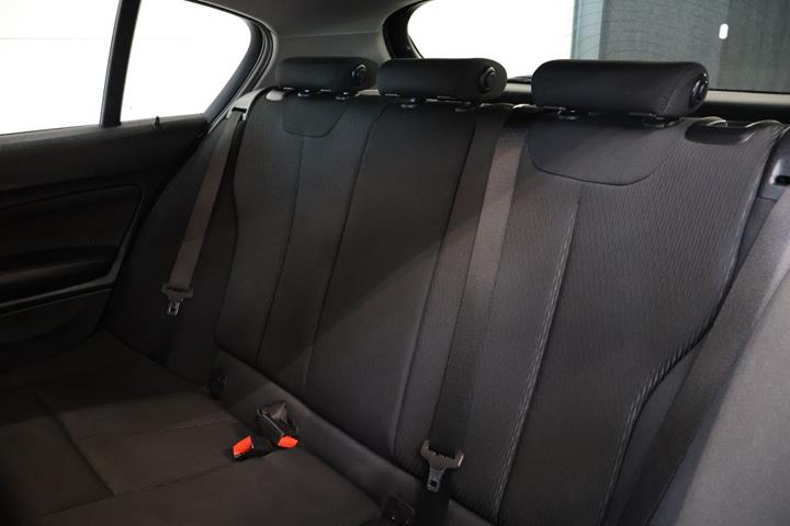 Sort BMW 118d fra 2018