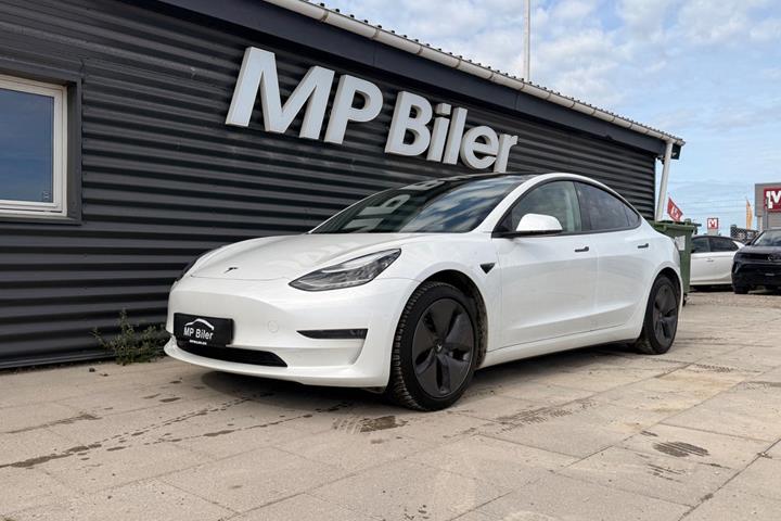 Hvid Tesla Model 3 fra 2020