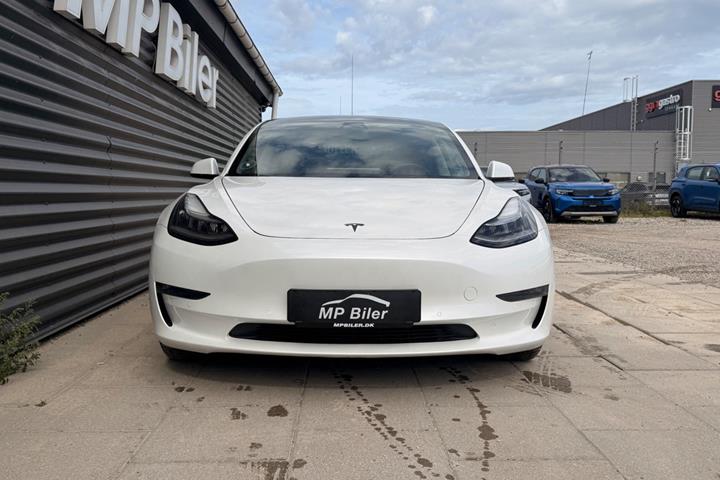 Hvid Tesla Model 3 fra 2020