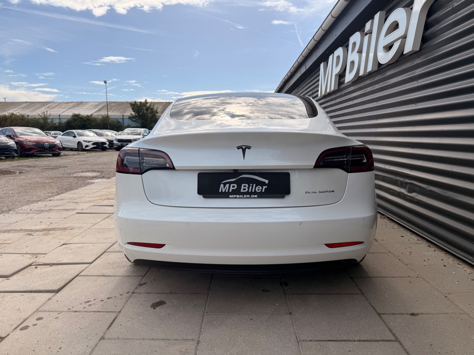 Hvid Tesla Model 3 fra 2020