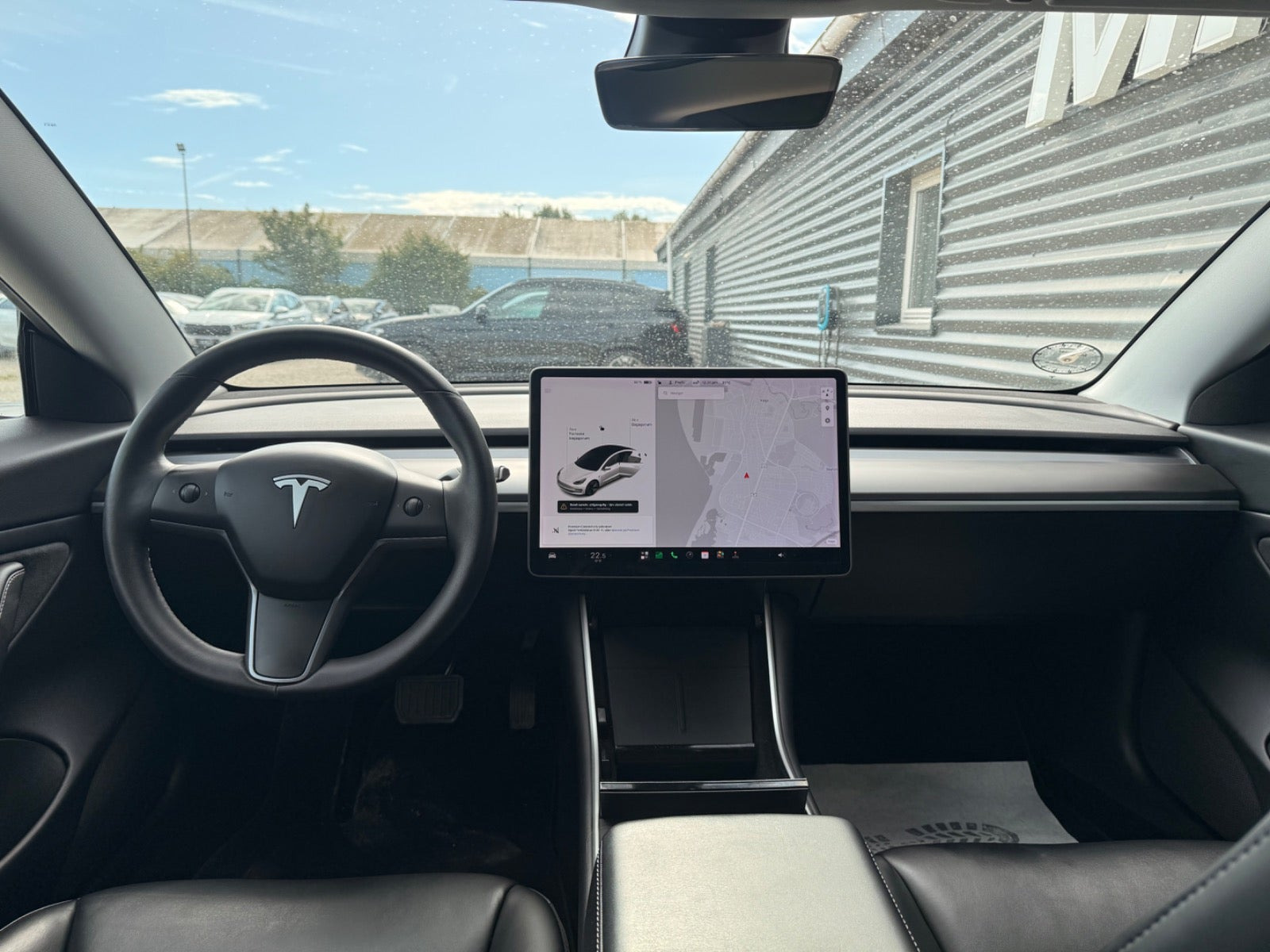 Hvid Tesla Model 3 fra 2020