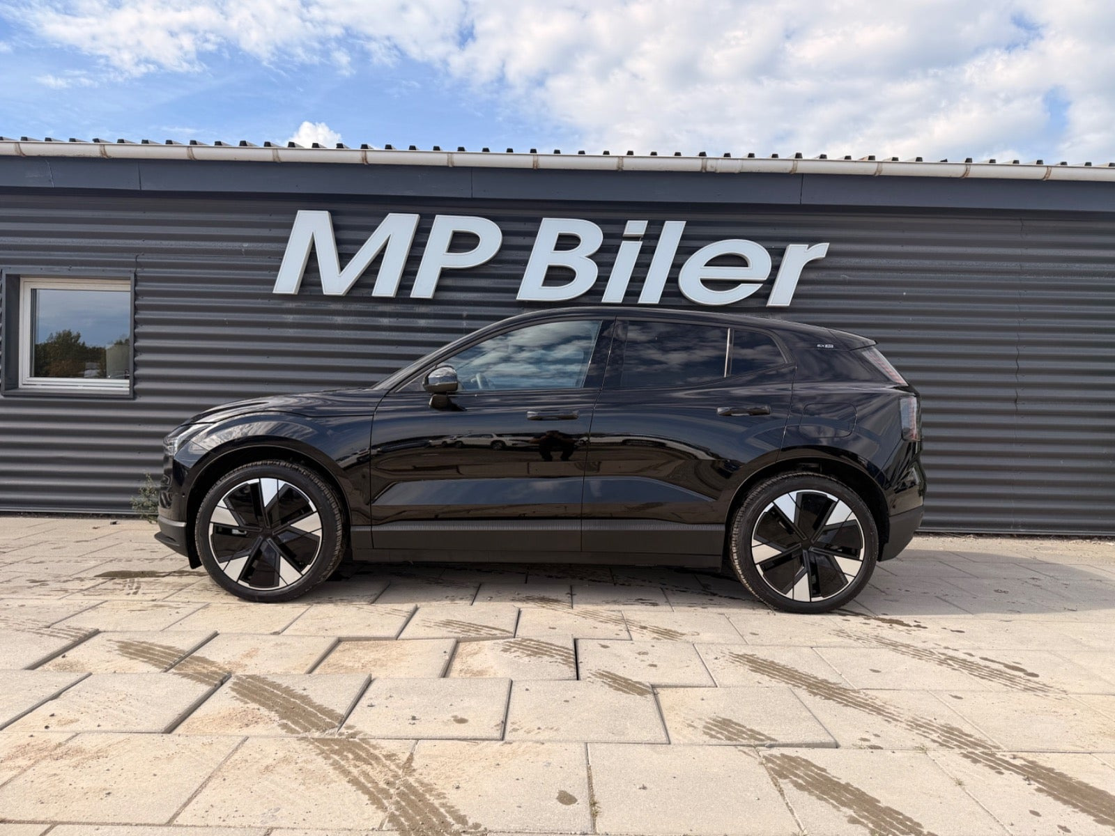 Sort Volvo EX30 fra 2025