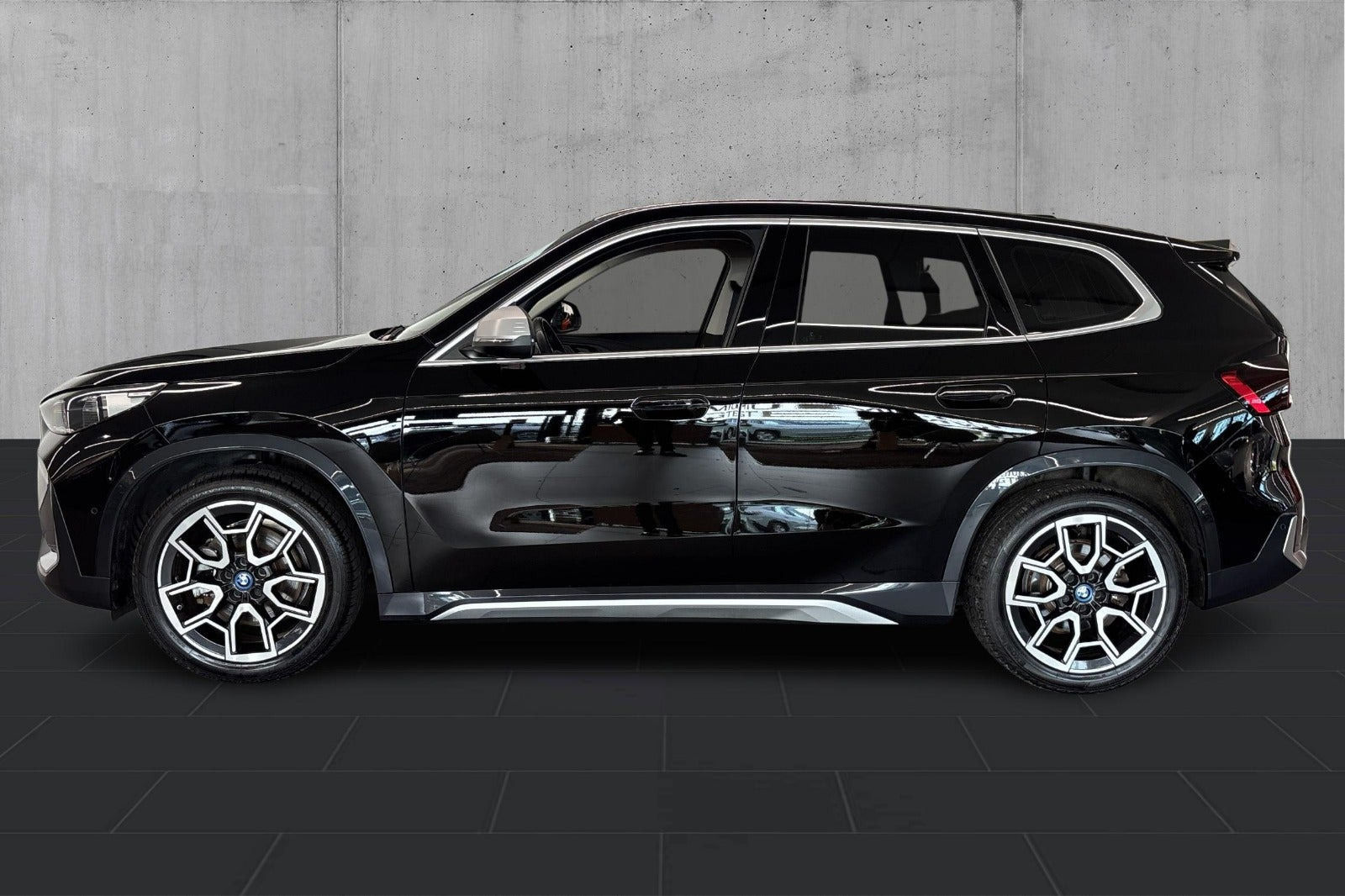 Sort BMW iX1 fra 2023