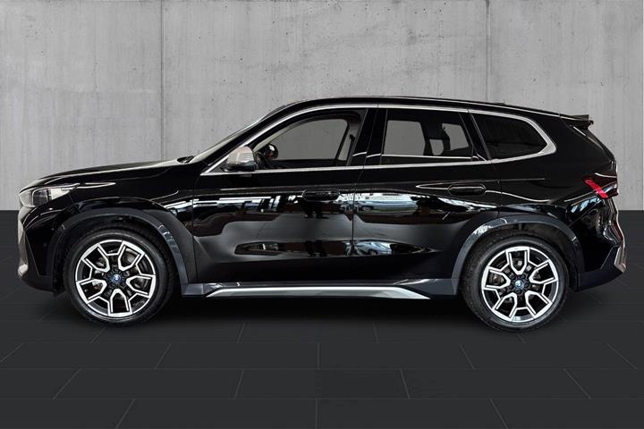 Sort BMW iX1 fra 2023