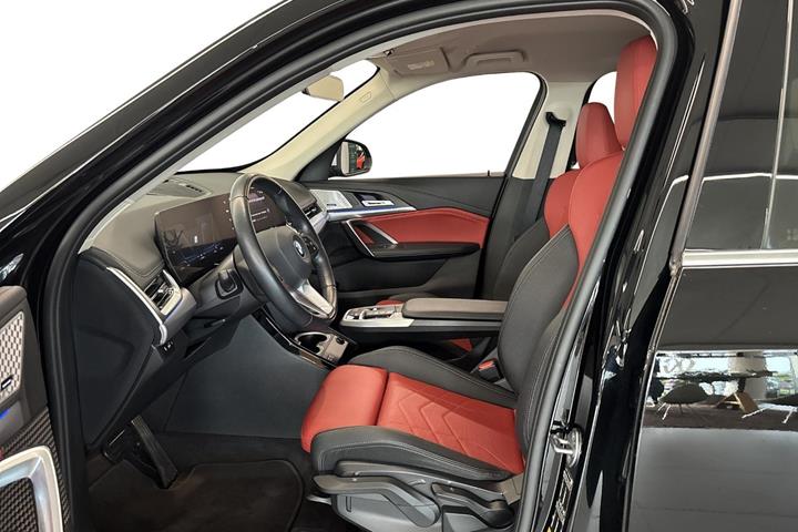 Sort BMW iX1 fra 2023