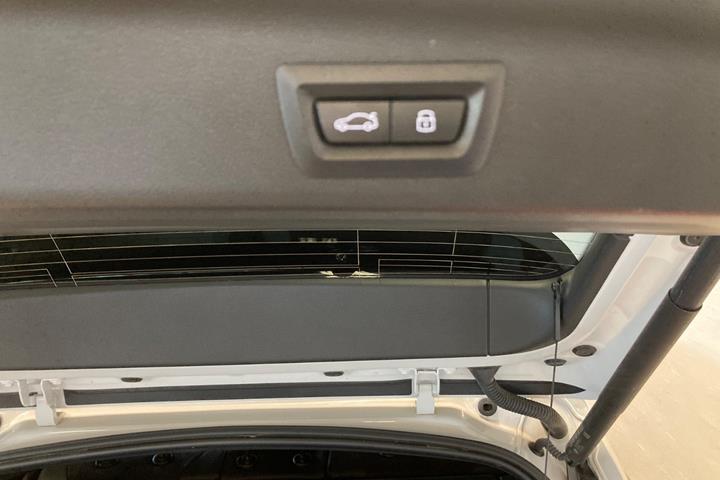 Hvid BMW iX1 fra 2025