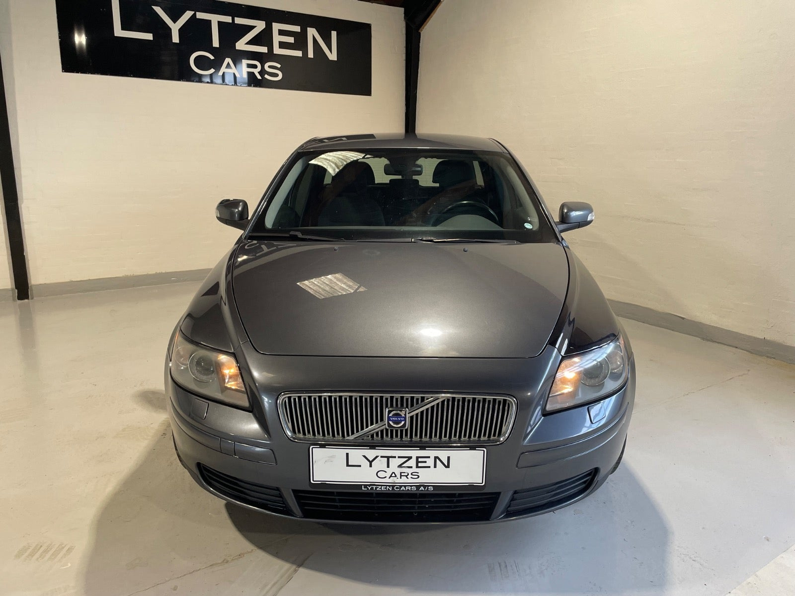Grå Volvo V50 fra 2007
