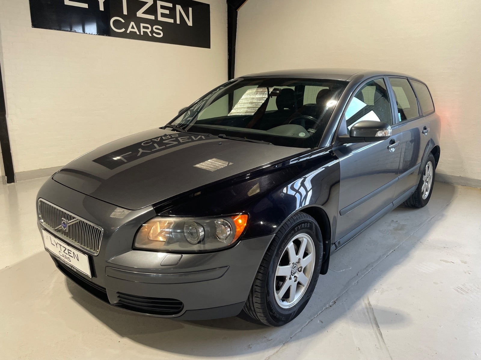 Grå Volvo V50 fra 2007