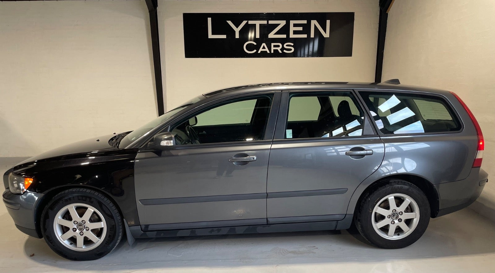 Grå Volvo V50 fra 2007
