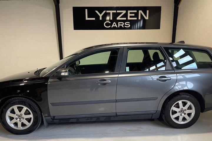 Grå Volvo V50 fra 2007