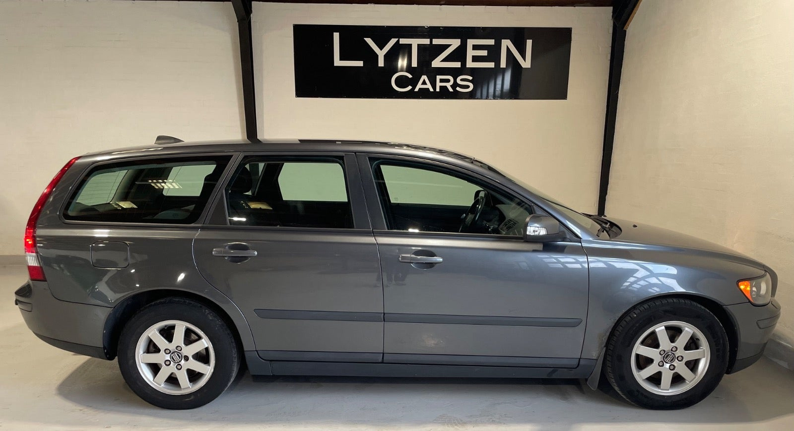 Grå Volvo V50 fra 2007