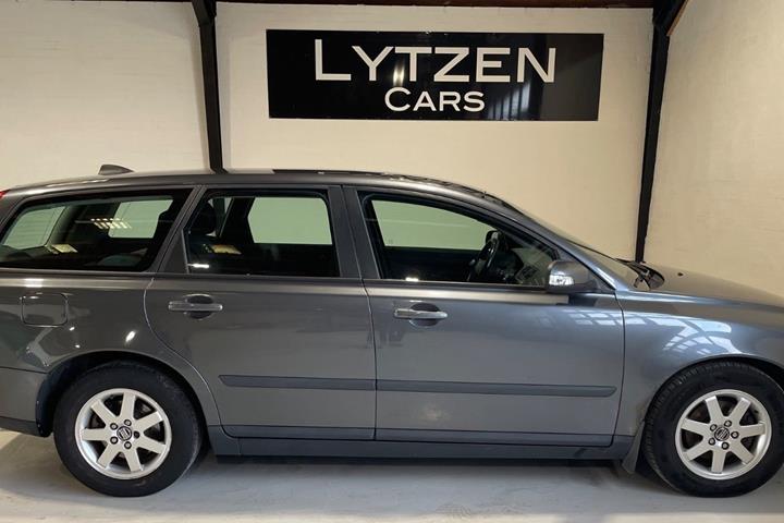 Grå Volvo V50 fra 2007