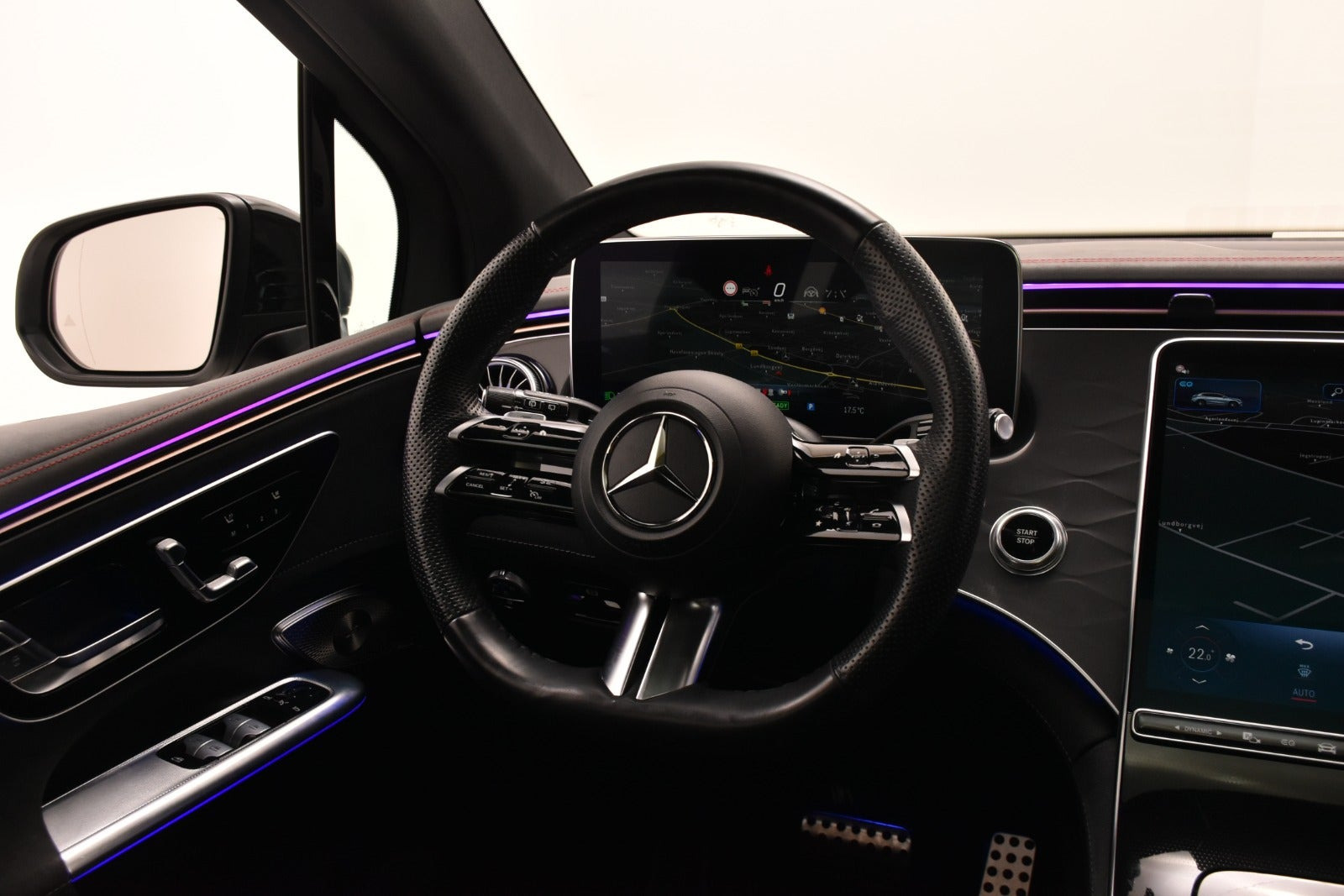 Hvid Mercedes EQE350 SUV fra 2023