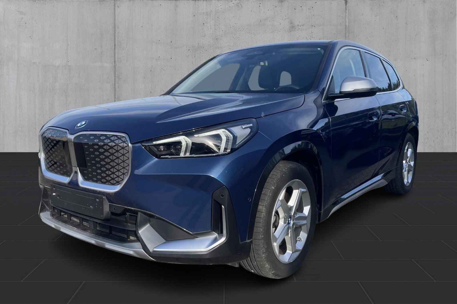 BMW iX1 xDrive30 X-Line