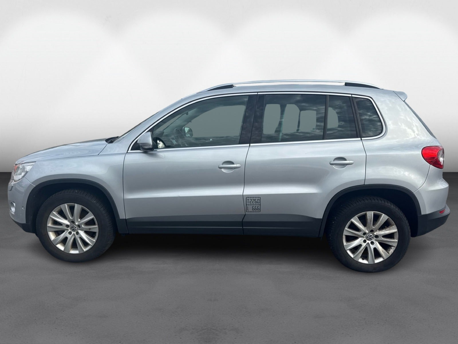 Sølv VW Tiguan fra 2008