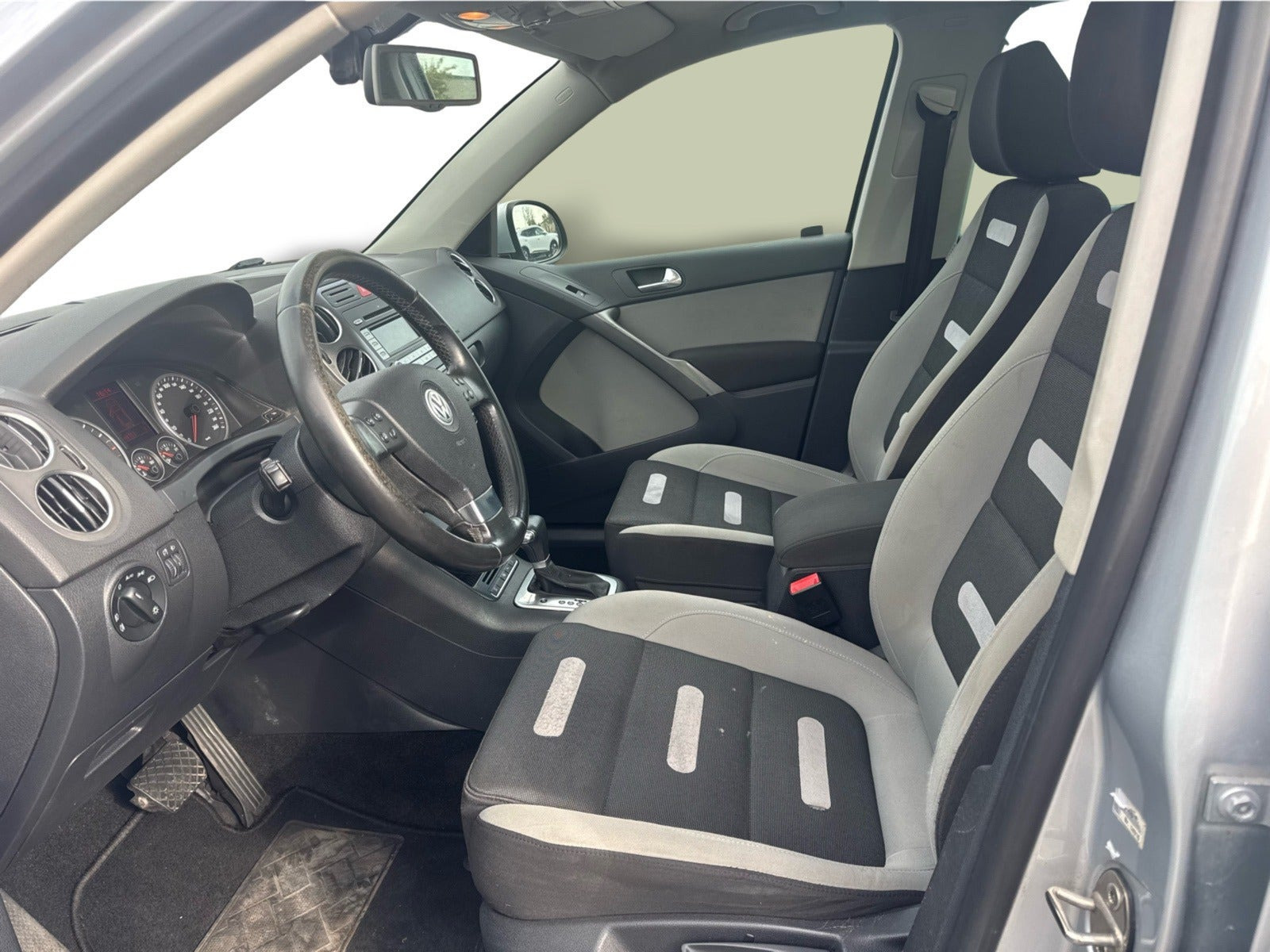 Sølv VW Tiguan fra 2008