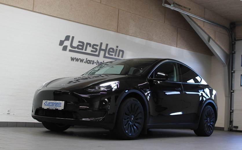 Tesla Model Y RWD