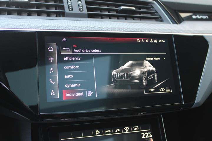 Sort Audi e-tron fra 2023