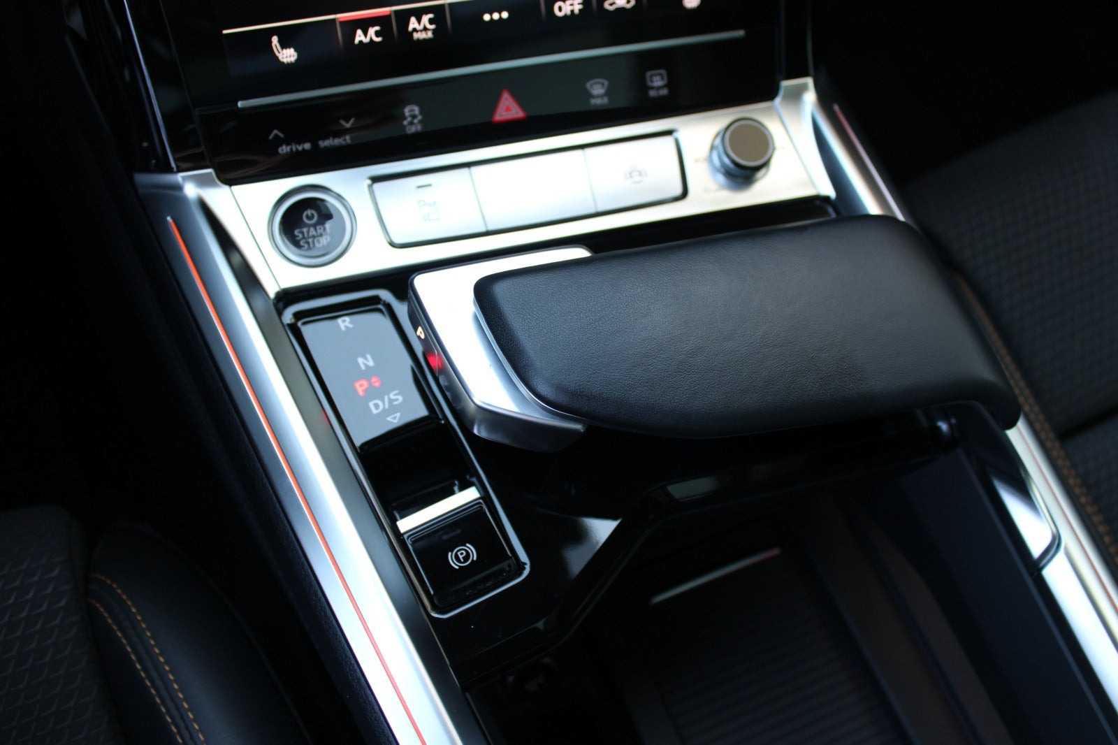 Sort Audi e-tron fra 2023