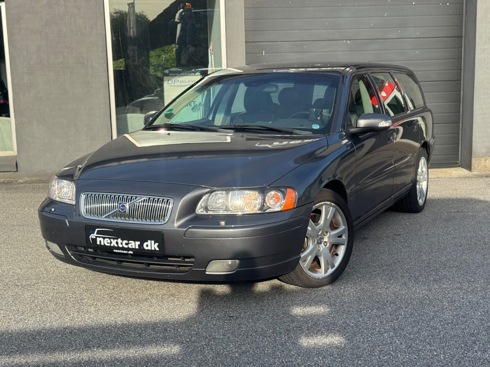 Volvo V70 2,5 T Momentum aut.