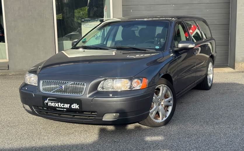 Volvo V70 2,5 T Momentum aut.