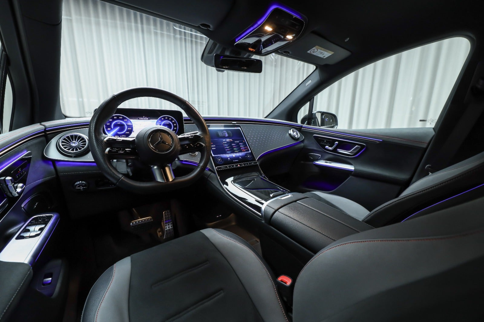 Sort Mercedes EQE350 SUV fra 2026
