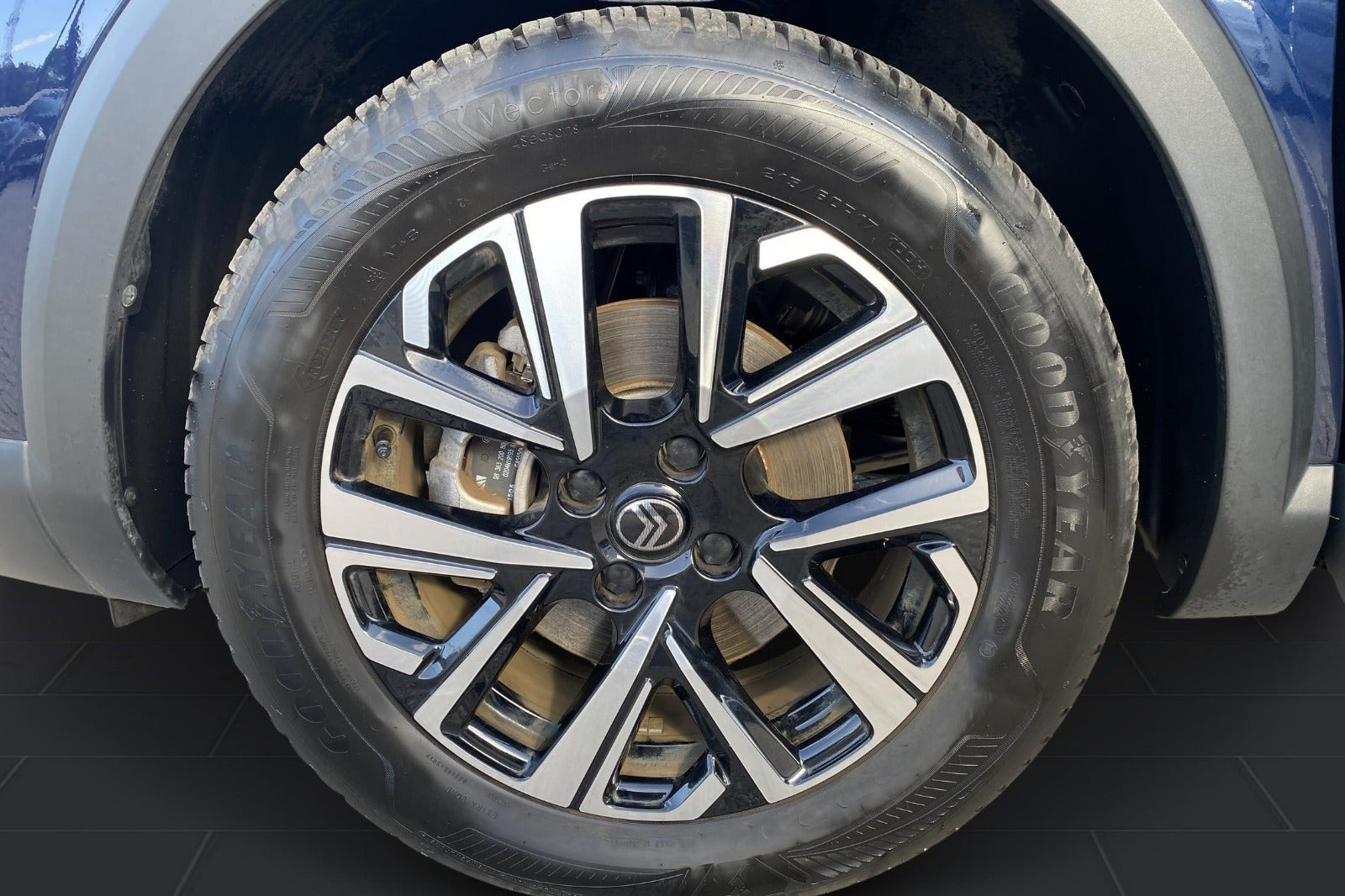 Blå Citroën ë-C4 X fra 2025