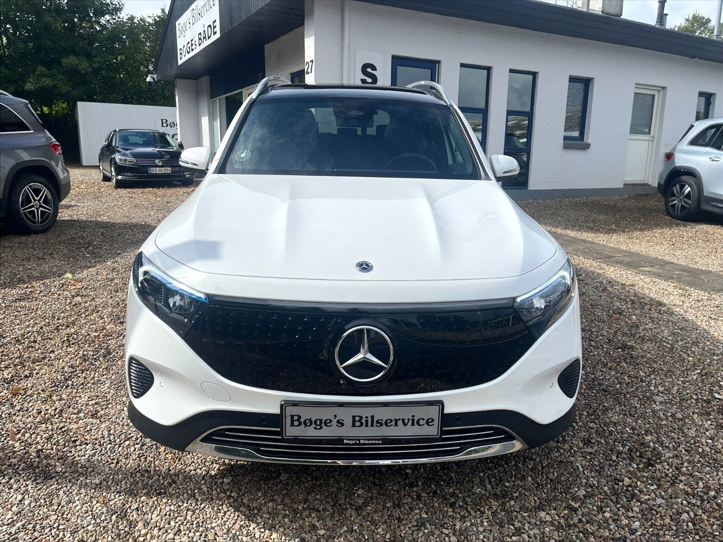 Hvid Mercedes EQB250+ fra 2025