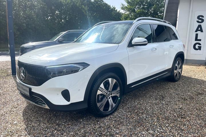 Hvid Mercedes EQB250+ fra 2025