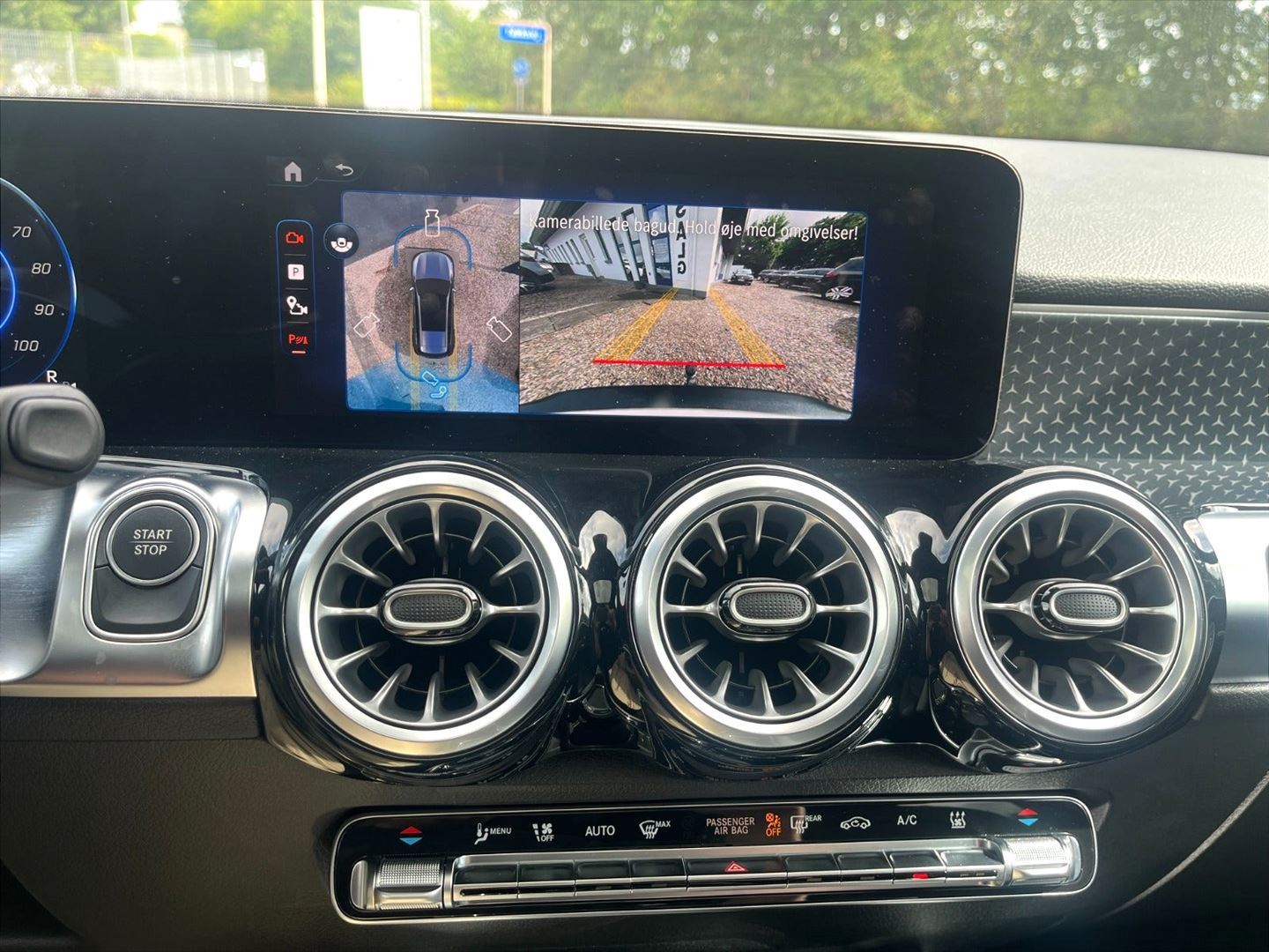 Hvid Mercedes EQB250+ fra 2025