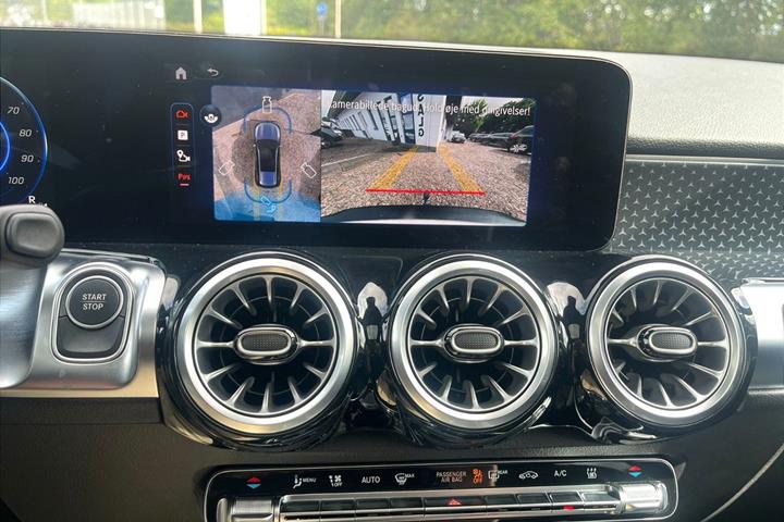 Hvid Mercedes EQB250+ fra 2025