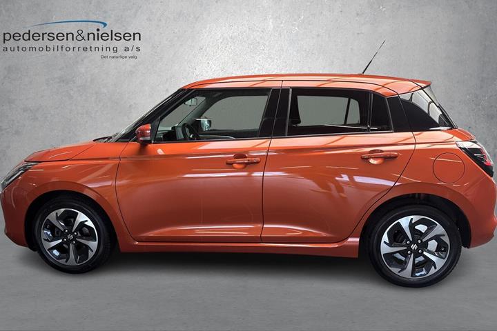 Orange Suzuki Swift fra 2024