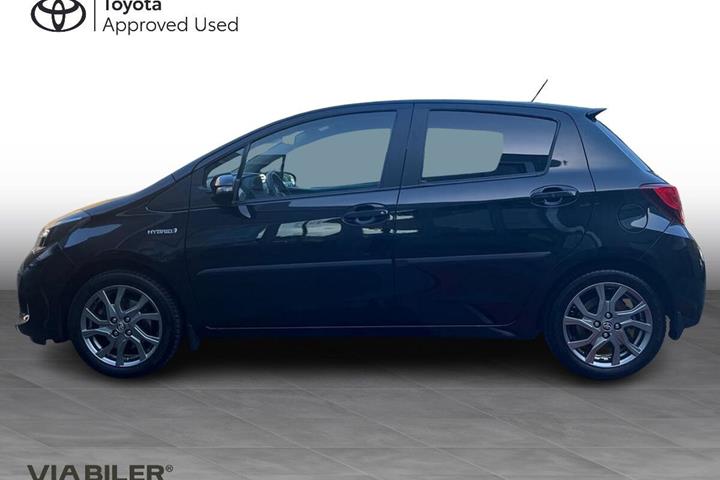 Sort Toyota Yaris fra 2016