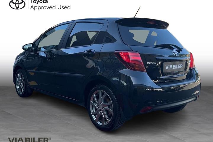 Sort Toyota Yaris fra 2016