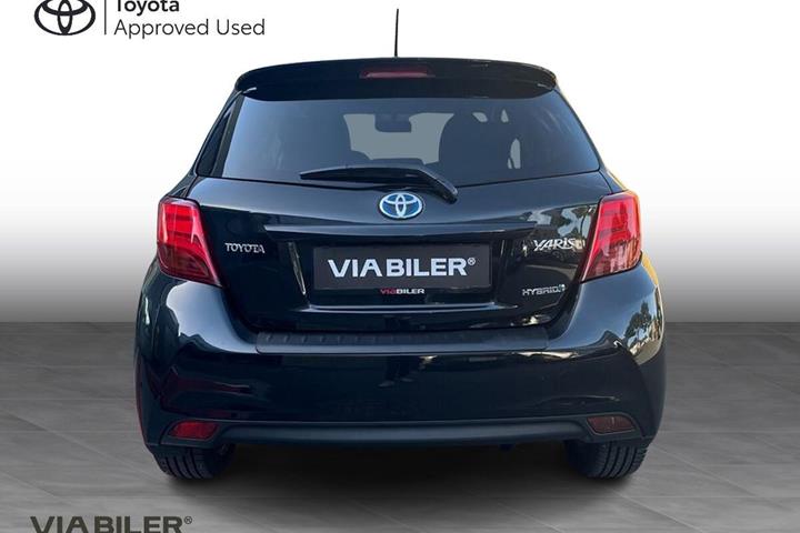 Sort Toyota Yaris fra 2016