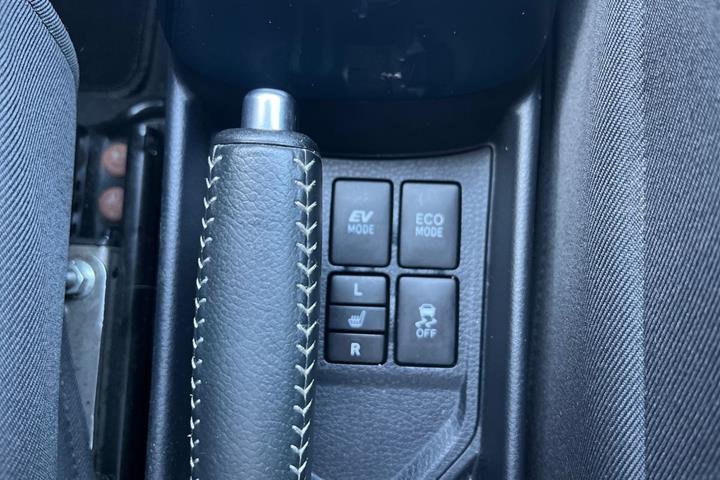 Sort Toyota Yaris fra 2016